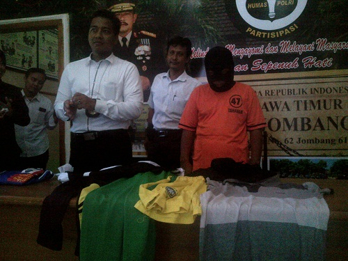 Iming-imingi Kaos Futsal, Guru Olahraga Sodomi 8 Murid 