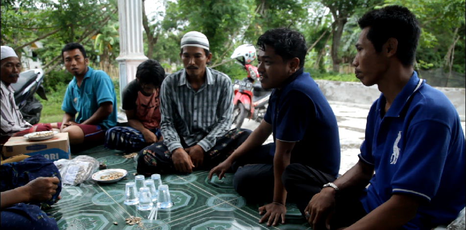 Kelompok inibertugas melindungi penyu dari aksi jahat pencuri daging dan telur penyu. 