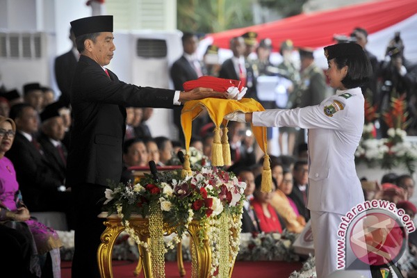 Ikut Upacara Penurunan Bendera, Gloria : Ini Buah Dari Kesabaran