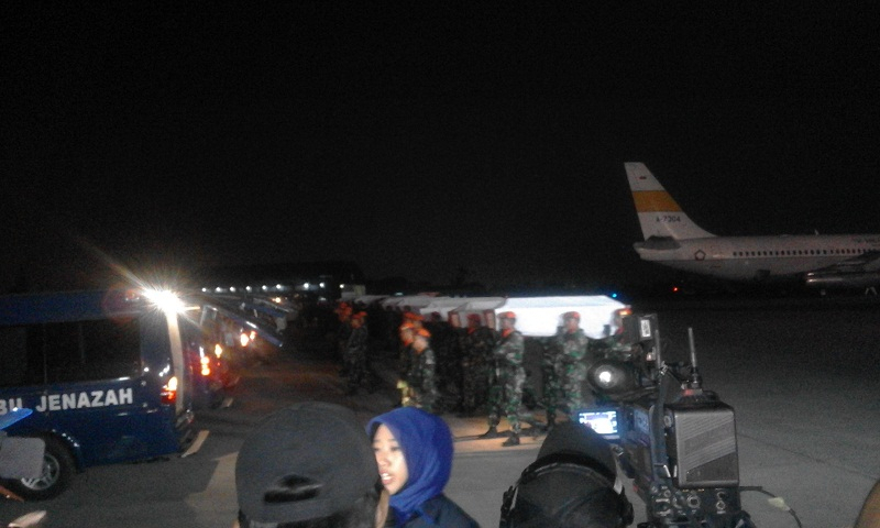Presiden Pimpin Serah Terima Jenazah Korban Pesawat Hercules