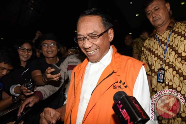 Mengaku Sakit, Jero Wacik Minta Pemeriksaan Ditunda