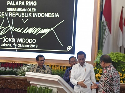 Sempat Molor, Jokowi Akhirnya Resmikan Palapa Ring
