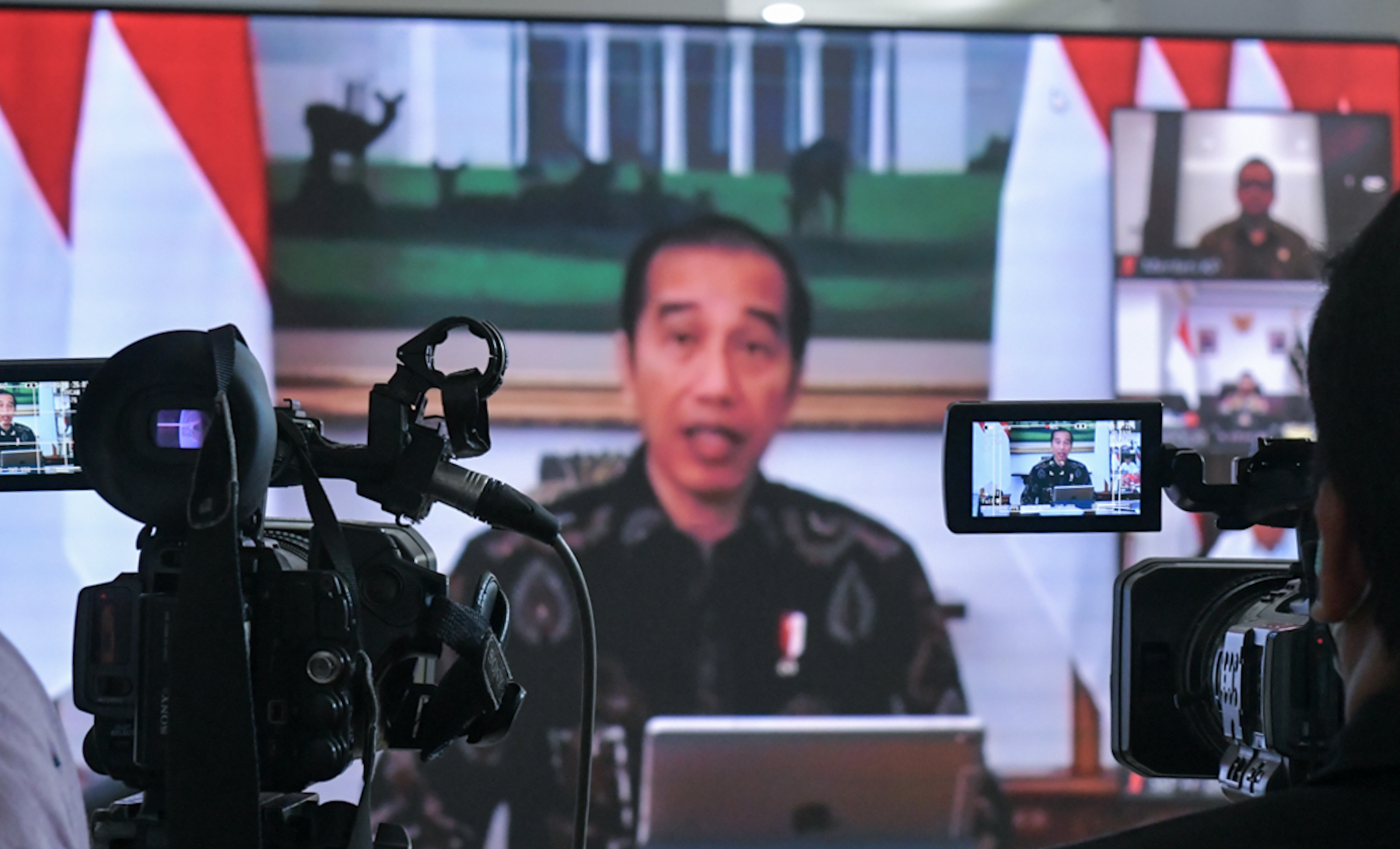 Distribusi Logistik Terganggu, Presiden Minta Mendagri Tegur  Daerah yang Tutup Akses