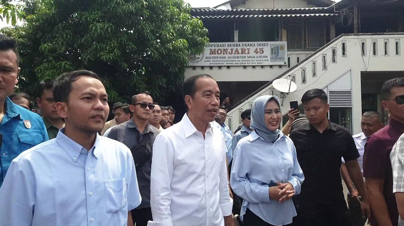 Jokowi Blusukan ke Pasar Bareng Cawalkot Solo, Ikut Kampanye?
