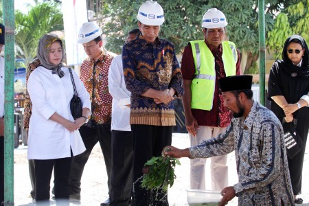 TKA Tiongkok Banjiri Indonesia, Jokowi: Jumlahnya Hanya 21 Ribu. Logikanya Nggak Mungkin!