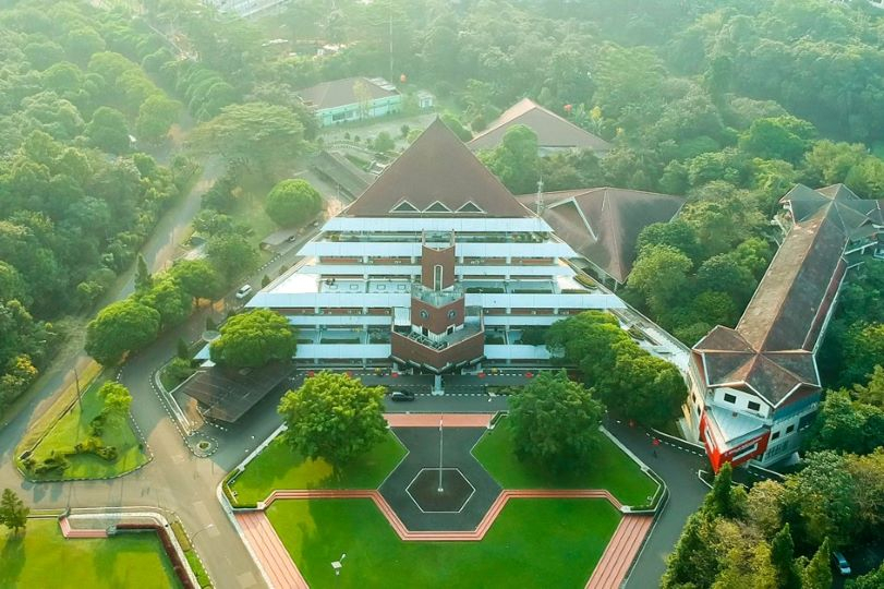 Dukung Mahasiswa Magang, Rektor IPB: Pengetahuan Cukup Baca di Google