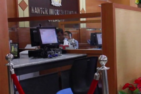 Diduga Peras WNA Cina, 4 Pegawai Imigrasi Cilacap Ditangkap Tim Saber Pungli 