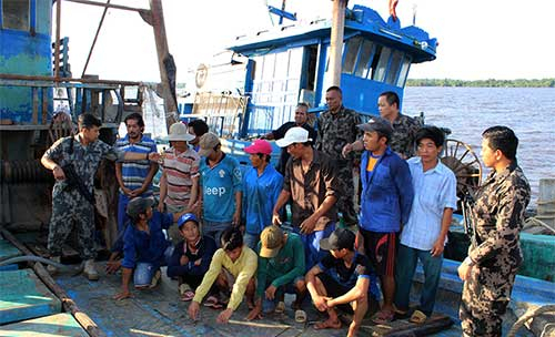 Melawan Pencuri Ikan