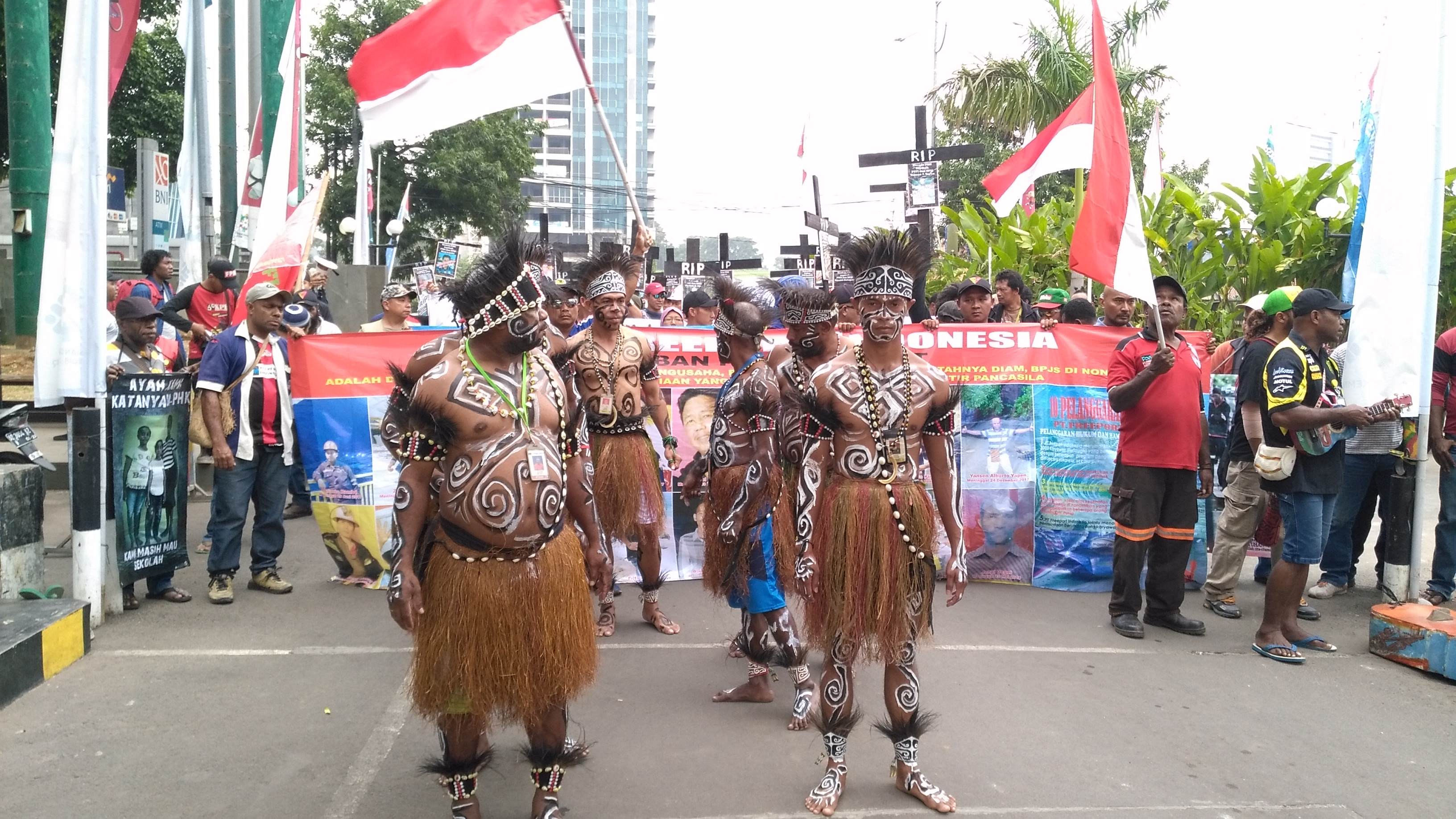 Tuntut Hak, Ratusan Eks-Karyawan PT Freeport Indonesia Ancam Inap di Kemenaker  