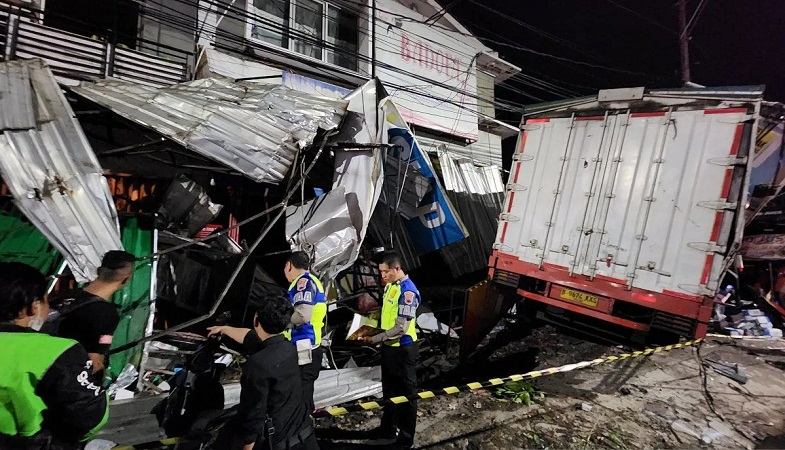 Pemkot Semarang Kaji Jalan Turunan Silayur Ngaliyan Usai Truk Tabrak Ruko