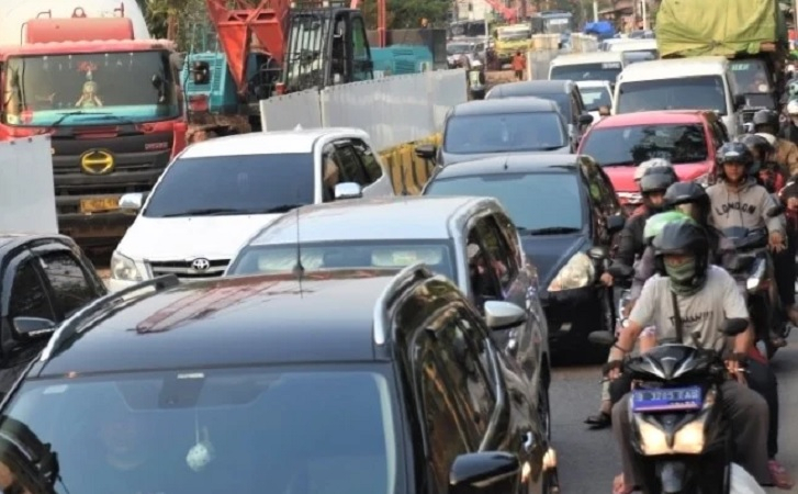 Banyak Daerah Mulai Macet, Jokowi Minta Daerah Kembangkan Layanan Transportasi Massal