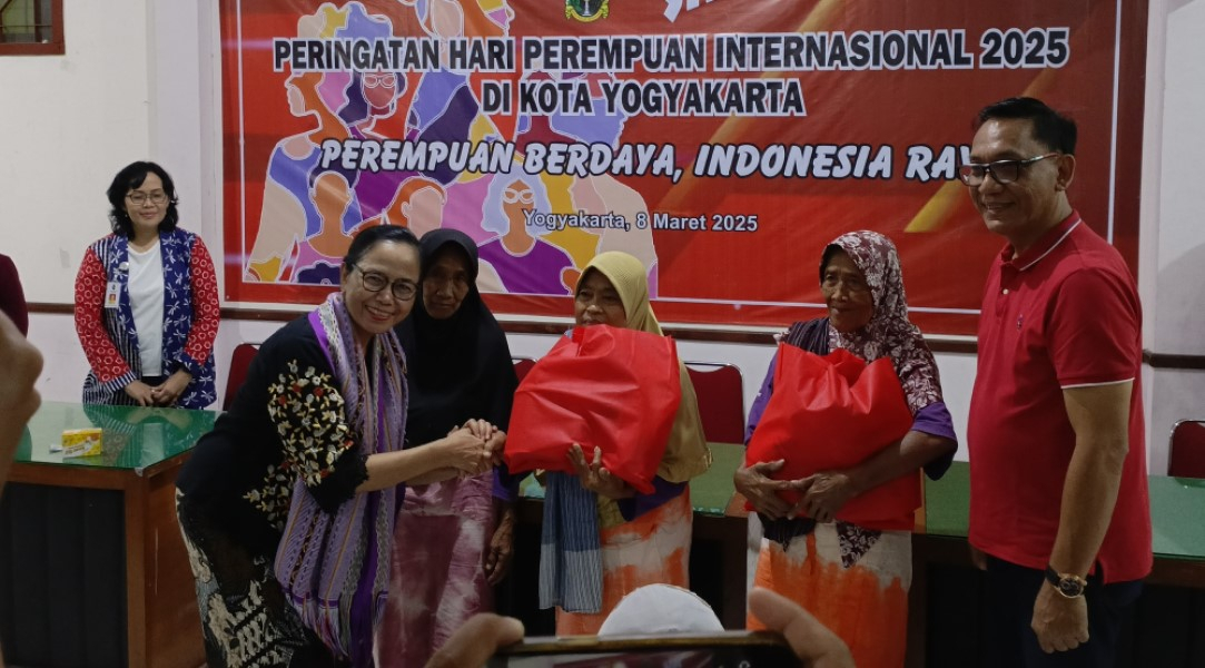 Hari Perempuan Internasional, Perhatikan Nasib Buruh Gendong