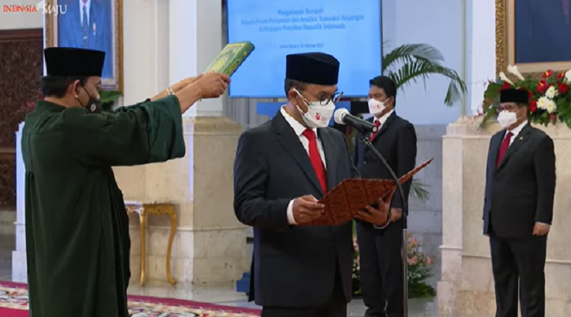 Jokowi Lantik Ivan Yustiavandana sebagai Kepala PPATK  