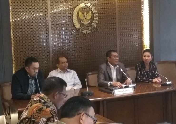 Pansus Hak Angket KPK Bacakan Surat Miryam S Haryani