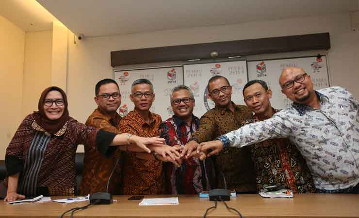 Mengawasi Pendaftaran Parpol