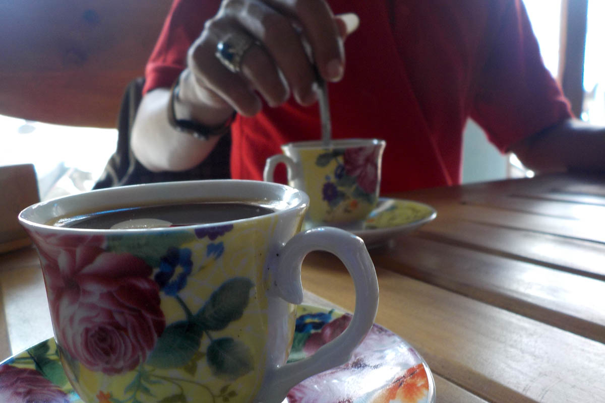 Nikmatnya Minum Kopi Dengan Suasana Kebun