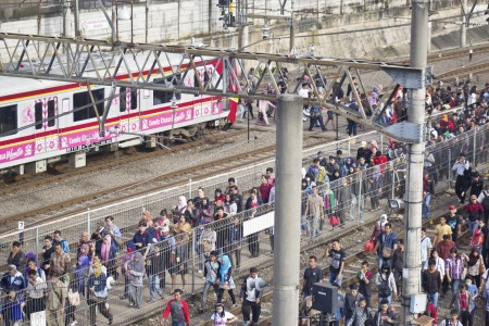 Khusus Hari Kemerdekaan, Gratis Naik KRL!