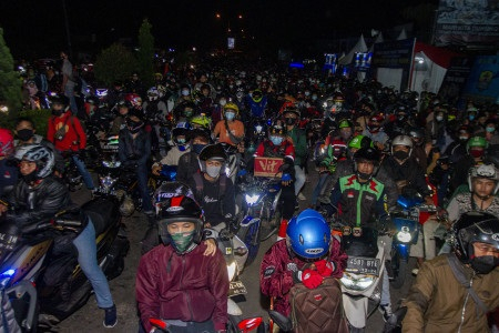 Ratusan  Pemudik Masuk Jateng, Ganjar Minta Pemda Awasi Hingga  RT/RW