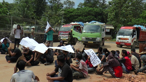 Tuding Cemari Lingkungan, Warga Wonokerto Rembang Demo Perusahaan Asing