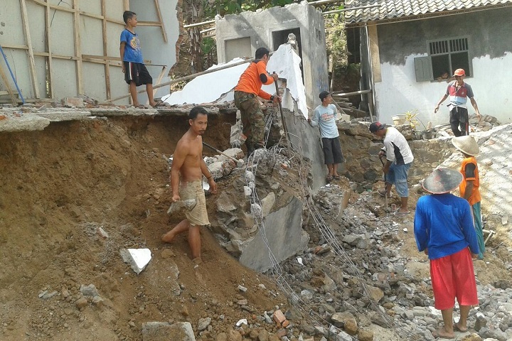 BPBD Cilacap Rekomendasikan Relokasi Rumah di Singaraja