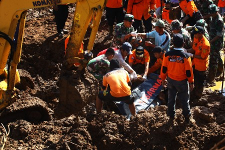 Longsor Purworejo, SAR Temukan 7 Korban