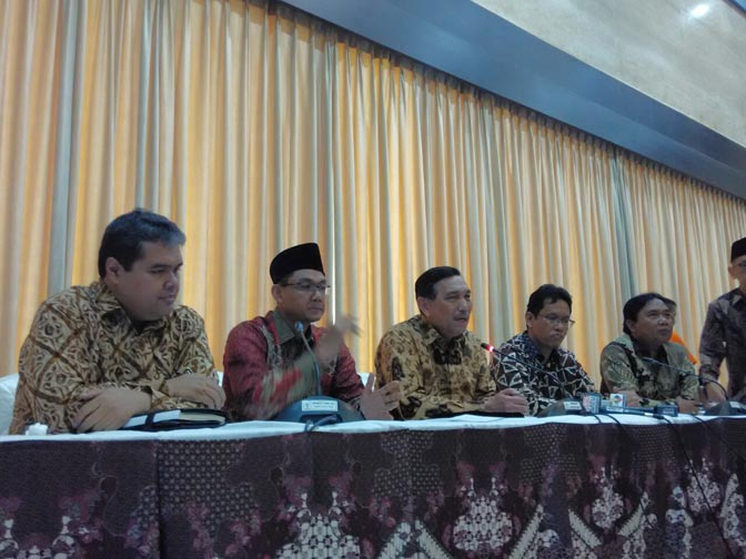 Luhut Akui Pemilihan Deputi Staf Kepresidenan Sedikit KKN 