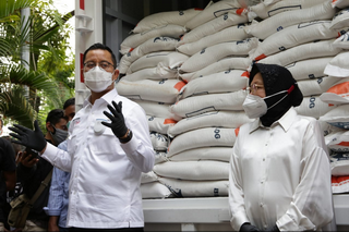 Kemensos Salurkan Beras Premium bagi 10 Juta KPM Terdampak Covid-19 di Kota Surabaya