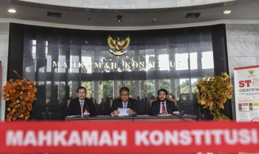 Kabar OTT KPK, Hakim Mahkamah Konstitusi Gelar Rapat