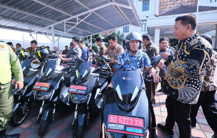 Anggarkan Rp1,9 M, Pemkot Solo Bagikan Motor Listrik Dinas ASN