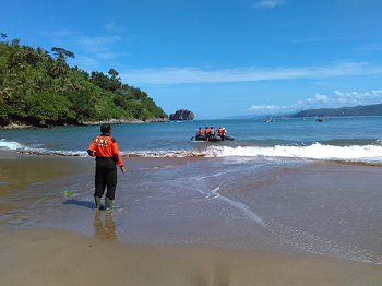 Nelayan Asal Pangandaran Hilang Terseret Ombak di Pantai Konang Trenggalek