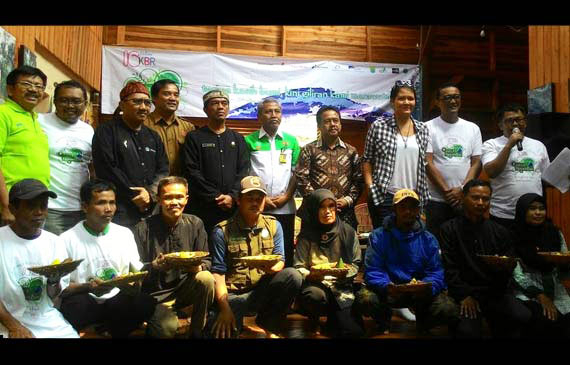Foto bareng dulu dong