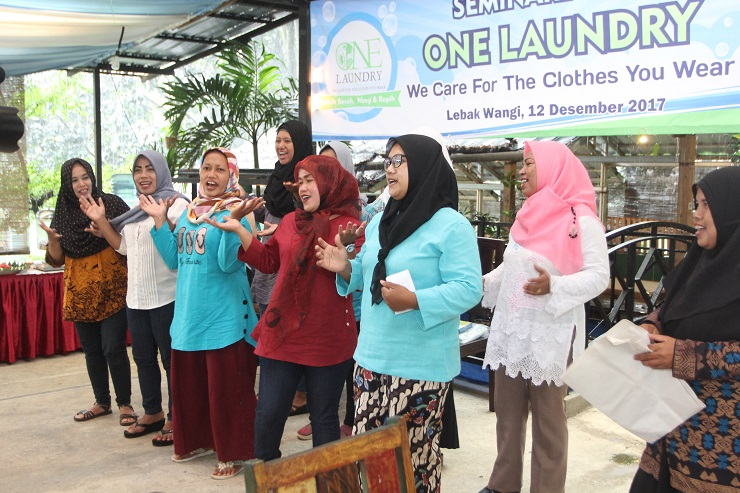 Cuci Baju demi Perdamaian
