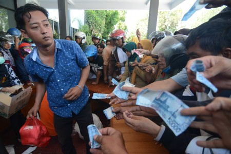 Dalih Tekan Harga, Pemerintah Impor Ratusan Ribu Ton Gula