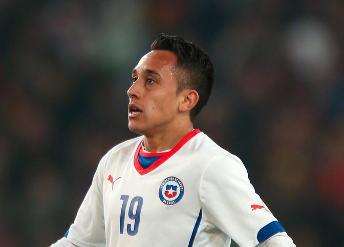 Fabian Orellana Lempar Rumput ke Wajah Busquets