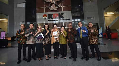 Mencari Manusia Setengah Dewa
