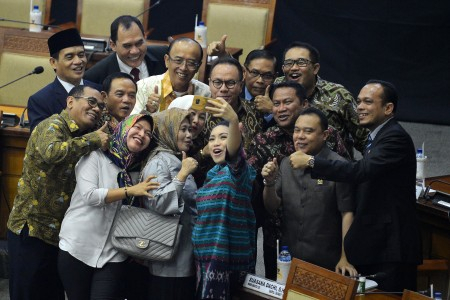 Paripurna Sahkan APBN 2018, Alasan  Gerindra  Menolak