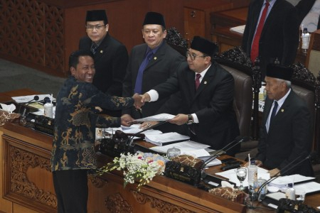 Pengesahan Revisi UU MD3 Menuai Protes, Yasonna Persilakan Gugat di MK