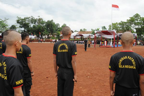 Rencana Persenjatai Warga Sipil Langgar UU TNI