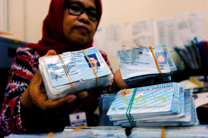 Mendagri Perintahkan Kepala Daerah Bakar e-KTP Tak Terpakai