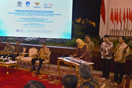 Jokowi Perintahkan Proyek Palapa Ring Dikebut