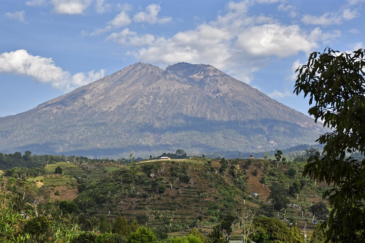 Akibat Gempa, Tiga Jalur Pendakian Rinjani Belum Bisa Dilalui
