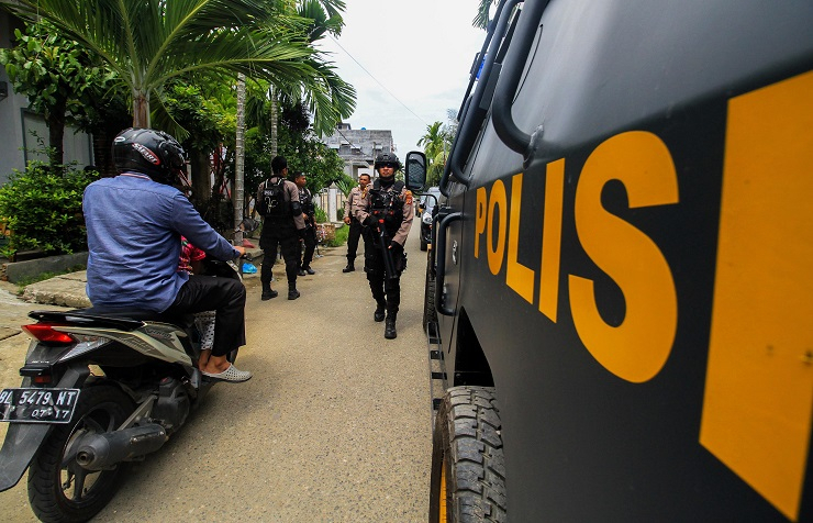 VIDEO: Tim Gegana Polda Jatim Ledakkan 54 Bom Pipa