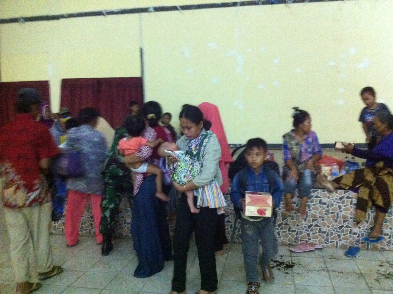 Pengungsi Petani Teluk Jambe Karawang Kekurangan Makanan