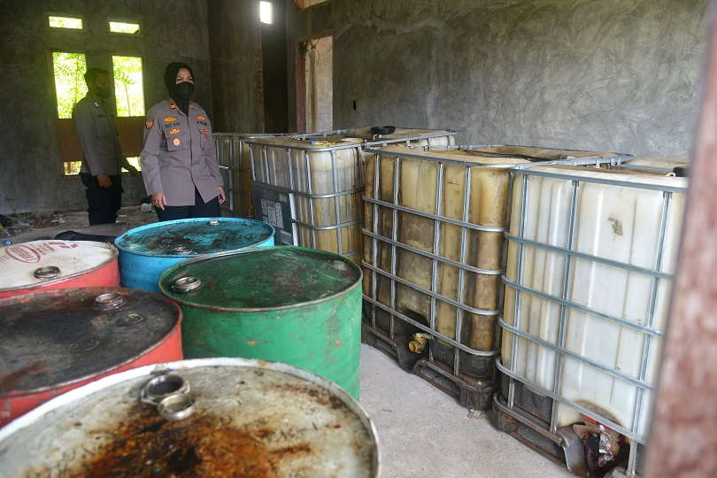 Polisi Tangkap Penimbun Ribuan Liter Solar Bersubsidi di Papua