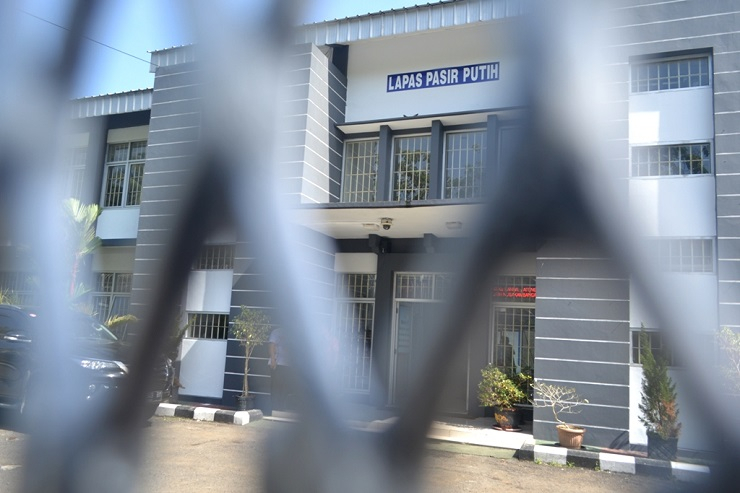 Positif Covid-19,  Ganjar Prioritaskan Vaksinasi Napi Nusakambangan 