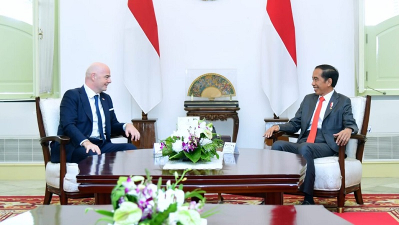 Kritik Pertemuan Jokowi-Presiden FIFA, LSM KontraS: Nihil Empati