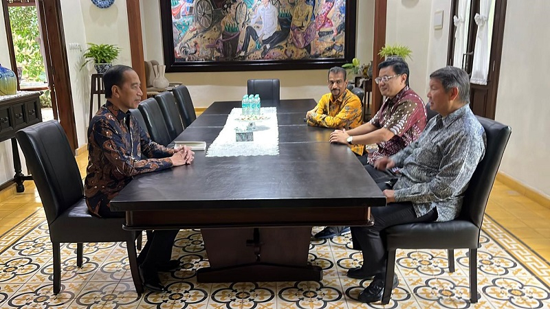 Adik Prabowo Gelar Pertemuan Tetutup dengan Jokowi di Solo