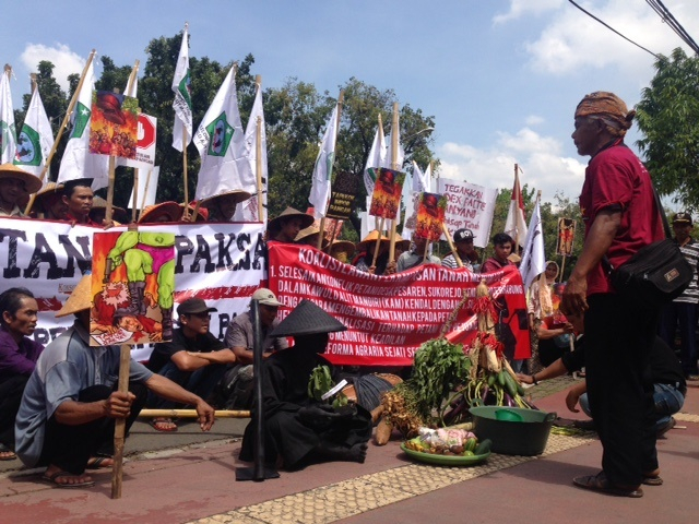 Konflik Tanah, Petani Kendal Demo di Istana