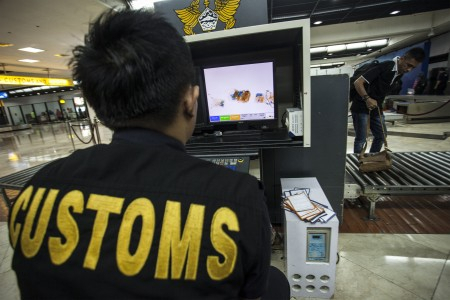 Perhatikan Ketentuan Barang Bawaan & Kiriman Dari Luar Negeri