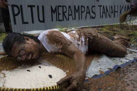 Tolak PLTU, Warga Batang dan Greenpeace Layangkan Objection Letter